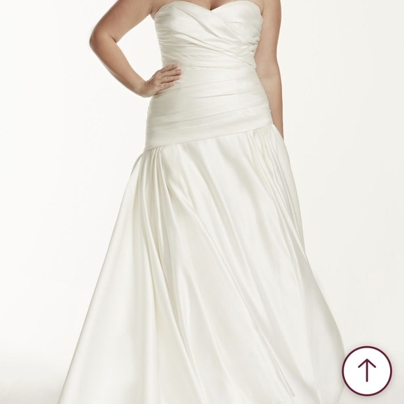 Wedding Dress - Picture 6 of 8